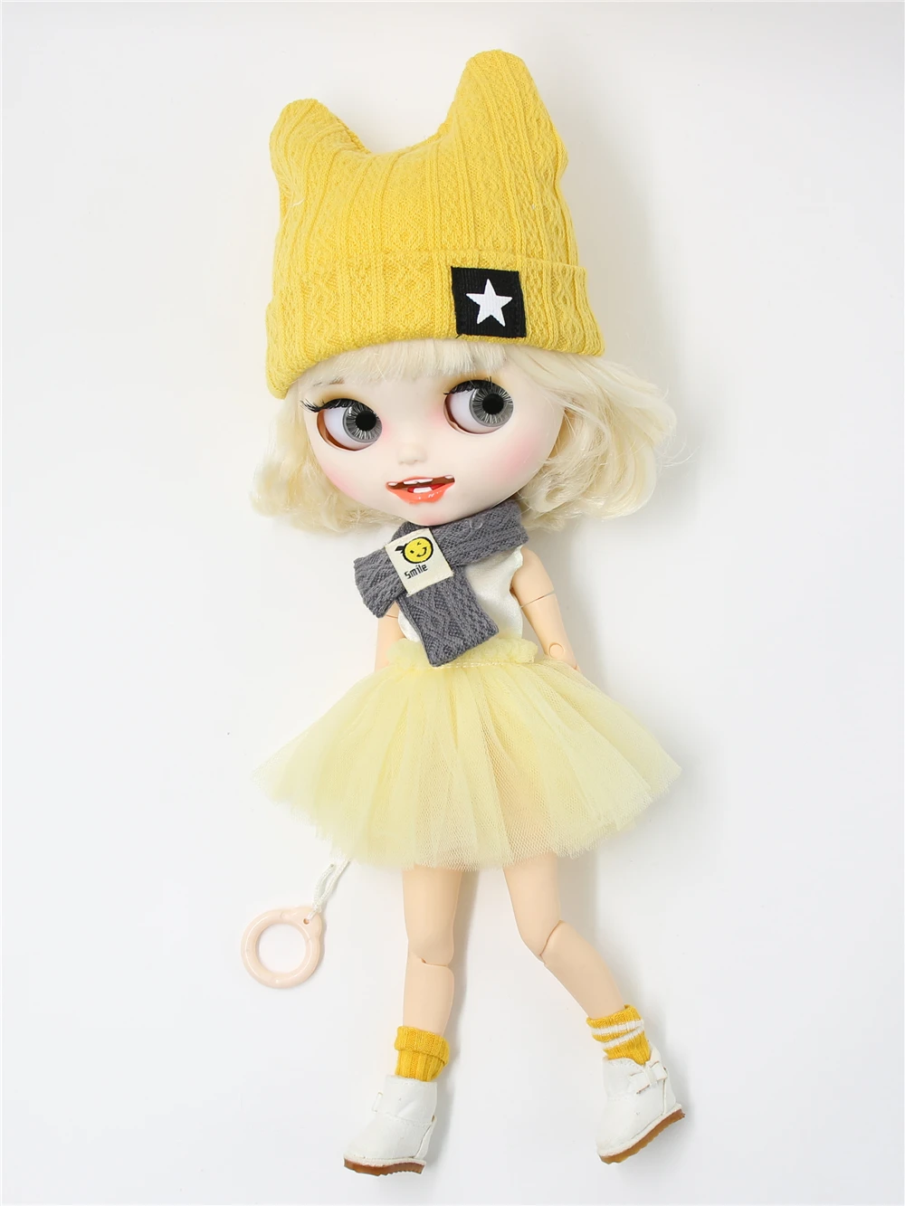 Handcrafted Blythe Doll Knitted Accessories: Hats, Scarves & Socks 1