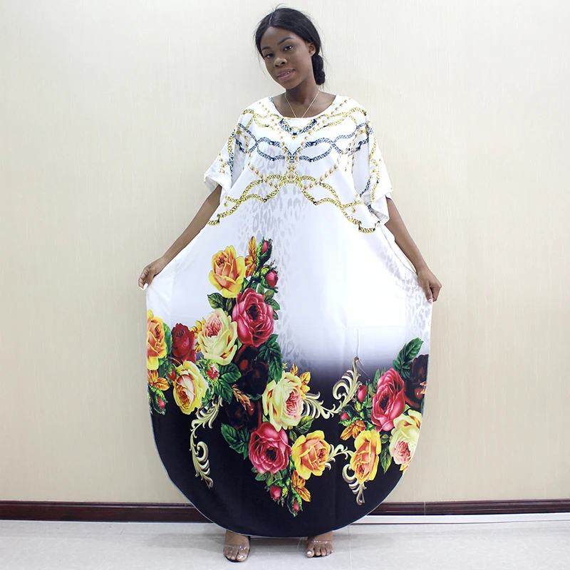 Новейшее поступление модный дизайн Дашики цветы и ювелирные изделия узор печать черный короткий рукав размера плюс платья для женщин