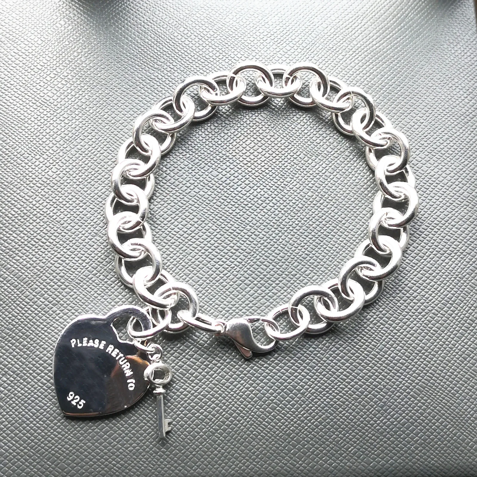 

Sterling silver 925 classic fashion silver heart card with rose gold key pendant ladies bracelet jewelry holiday gift