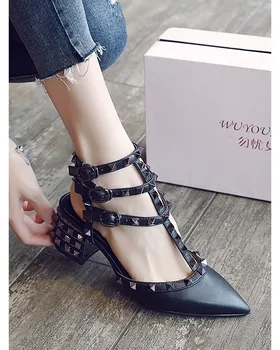 

[Worry Girl Upgraded Version] Sheep pattern mid-heel rivet pointed sandals with willow studs large size black thick heel single