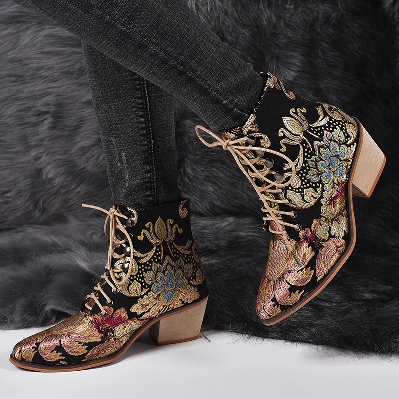 Женские ботинки «Челси»; Зимние ботильоны в этническом стиле с вышитыми цветами; обувь на высоком каблуке с острым носком на шнуровке; теплые ковбойские ботинки в стиле ретро; Botas Mujer