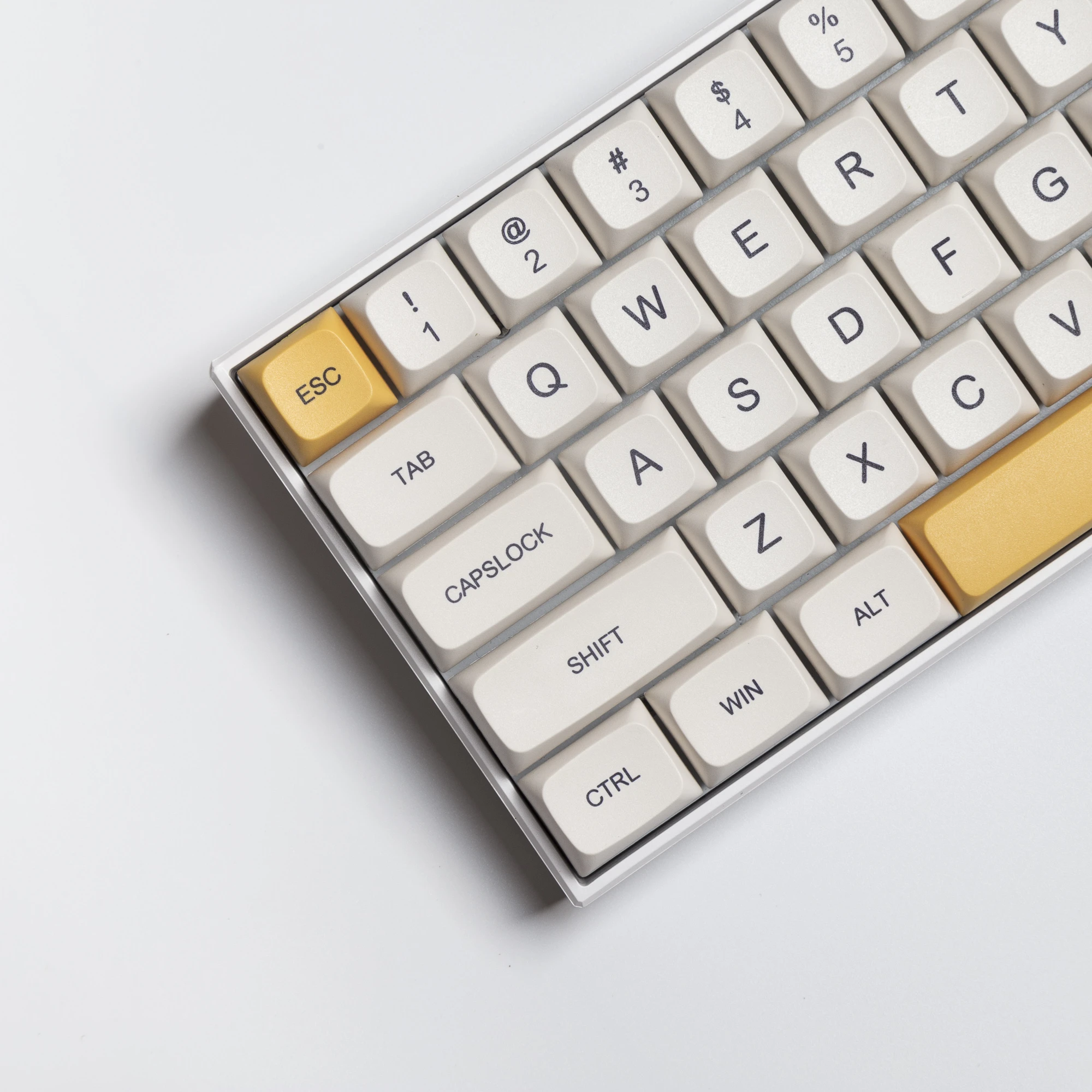 1 Set Honey And Milk Theme Key Caps For MX Switch Mechanical Keyboard PBT Dye Subbed Bee Japanese Minimalist White Keycaps XDA best computer keyboard Keyboards