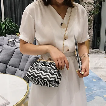 

Clip Women's Handbag Chain Shoulder Messenger Bag Stripe Female Dinner Clutch Fashion Woven Crossbody Bags Lady Evening Bag