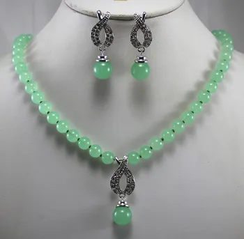 

Wholesale/retail Women's semi-precious green stones jadesNecklace earring set