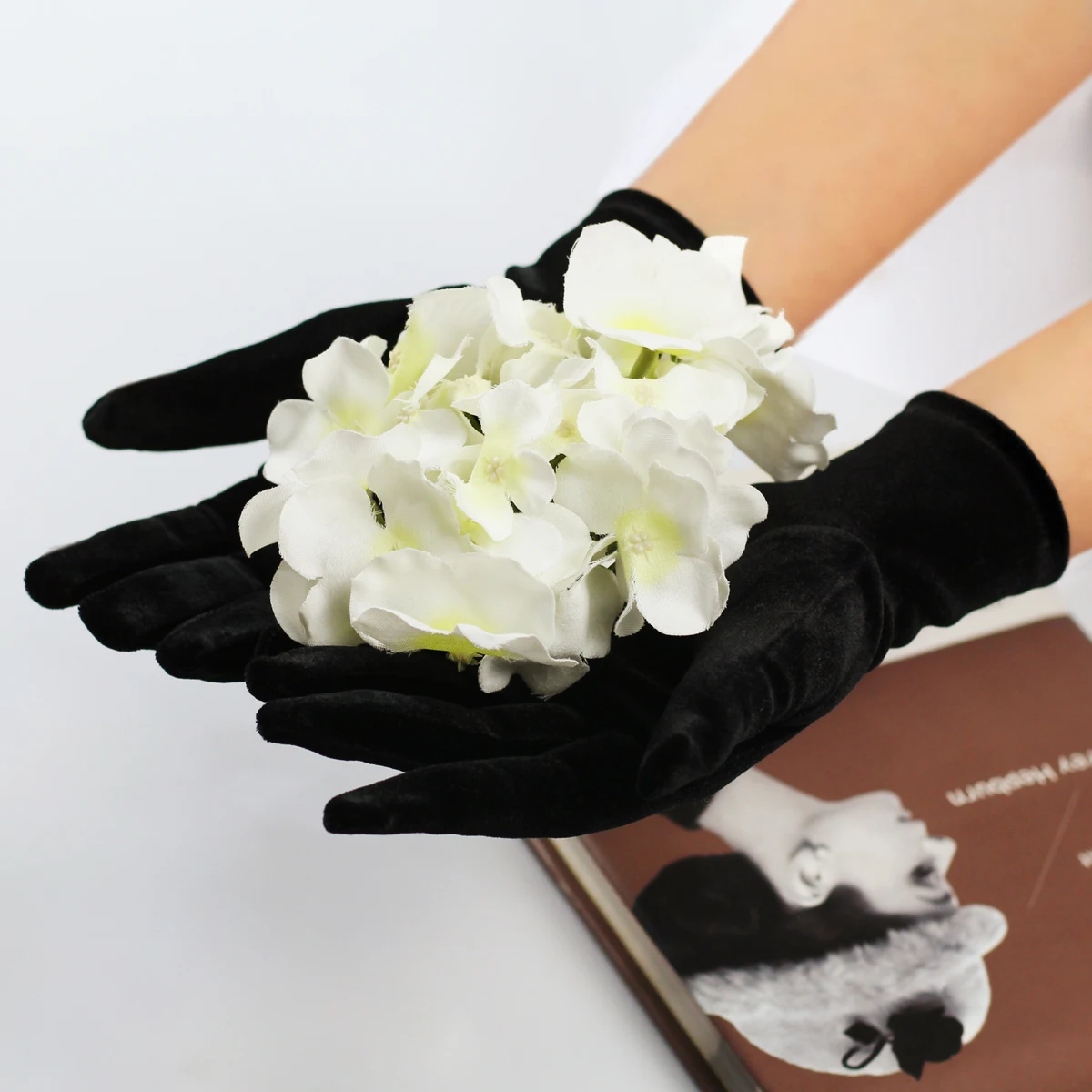 WG011-1 simple wedding bridal black short gloves velvet