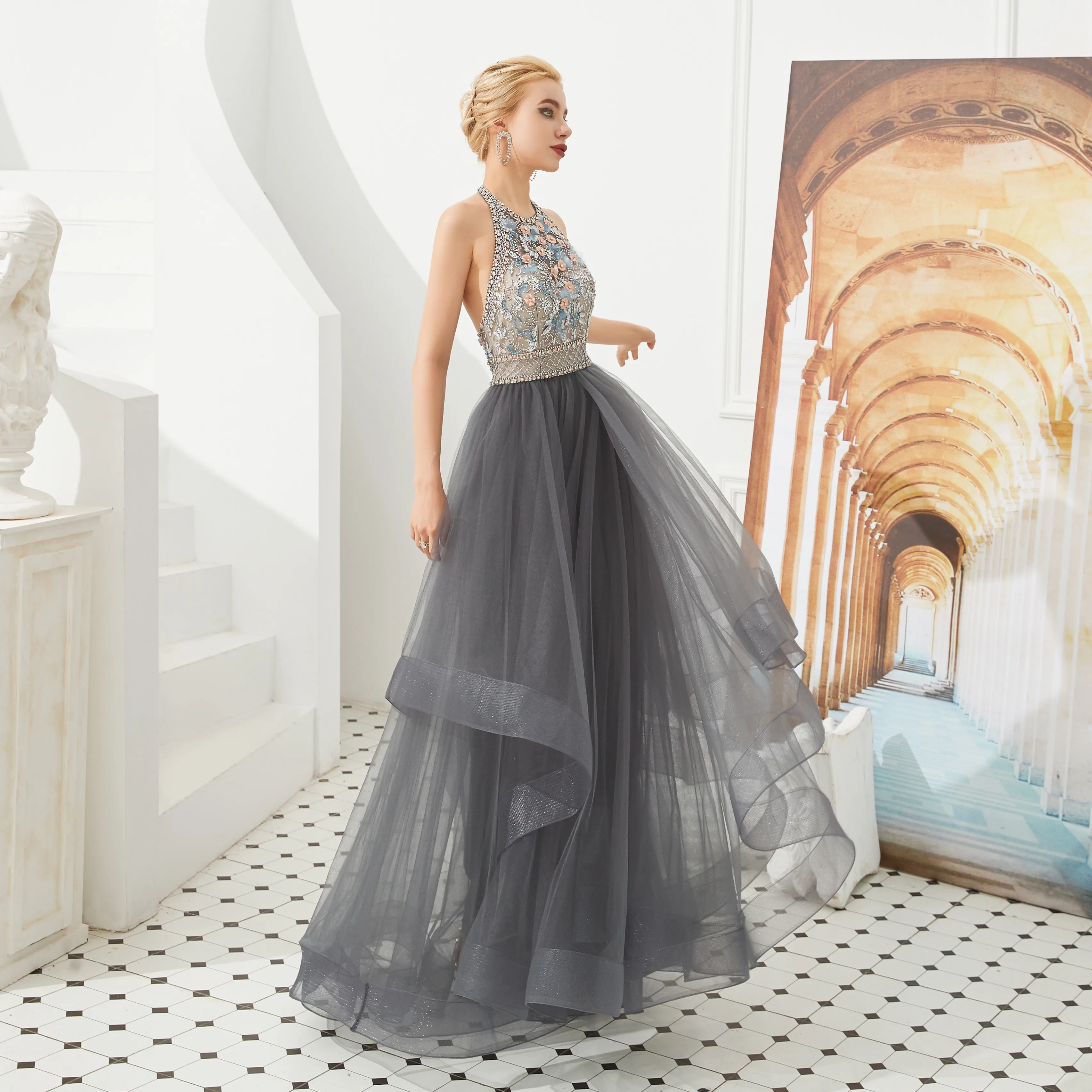 

2019 Halter Prom Dresses Tulle Beading Appliques Party Gown Backless Gray Evening Dresses Long Robe De Soiree