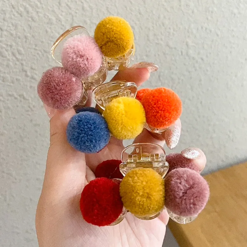 

[Xwen] New Women Girl Plush Cute Hairpin Head Clip Simple Side Clip Autumn Winter Headdress Fashion Hair Accessories Fashion