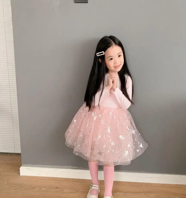 Новинка г.; детские весенние сетчатые платья с длинными рукавами со звездами; милая одежда принцессы для девочек; 6 шт/лот;
