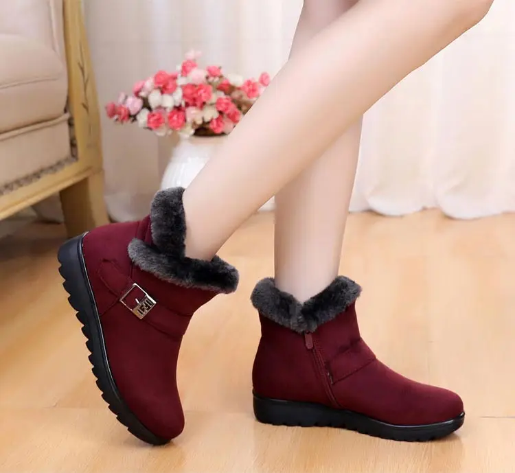 Winter Snow Boots Women 2021 Thick Plush Warm Ankle Boots Women Zipper Soft Comfortable Outdoor Ankle Boots Mother Cotton Shoes