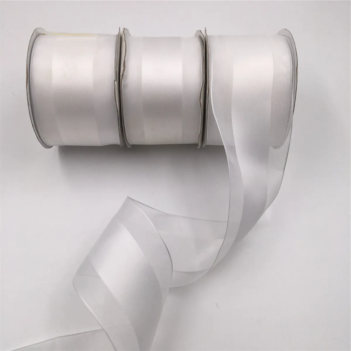 

25Yards 63MM Wired Edge White Satin Ribbon Sheer Edge for Birthday Chirstmas Decoration Box Gift DIY Wrapping 2-1/2"N2173