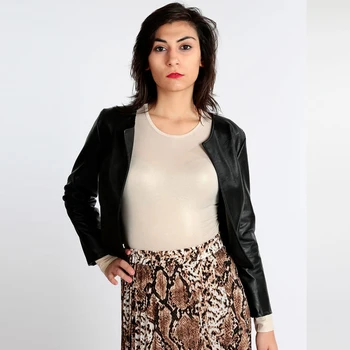 

Solada Blazer corto in ecopelle