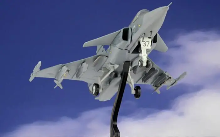 Авиация 72 Saab Gripen JAS-39C чешские ВВС 9237 211 1/72 литье под давлением модель самолета