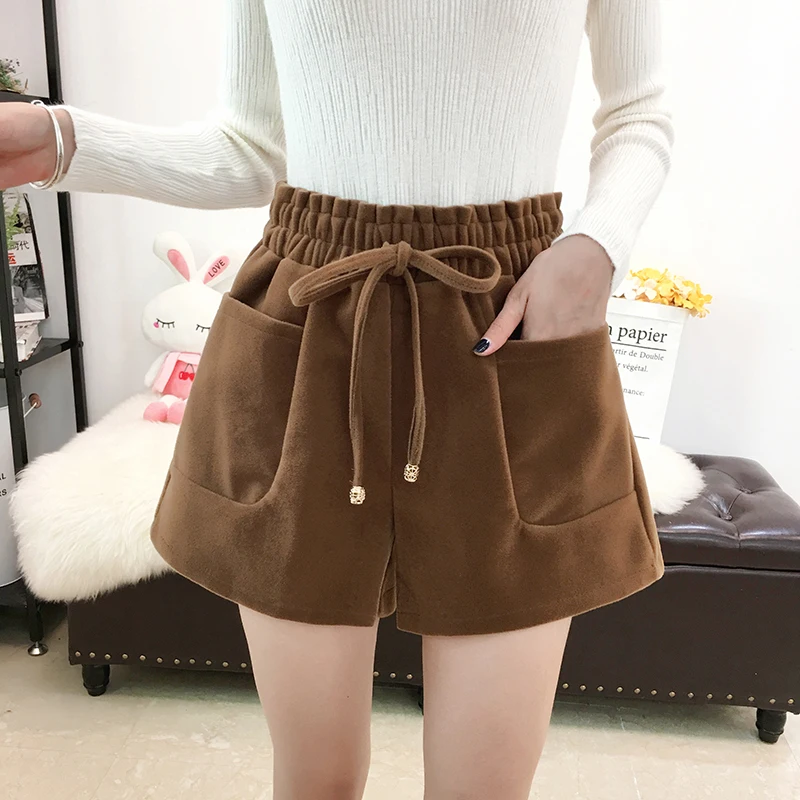 khaki shorts Осень Зима теплые женские широкие шорты черные с высокой талией вельветовые эстетические женские Шорты повседневные шикарные шорты - Цвет: khaki shorts