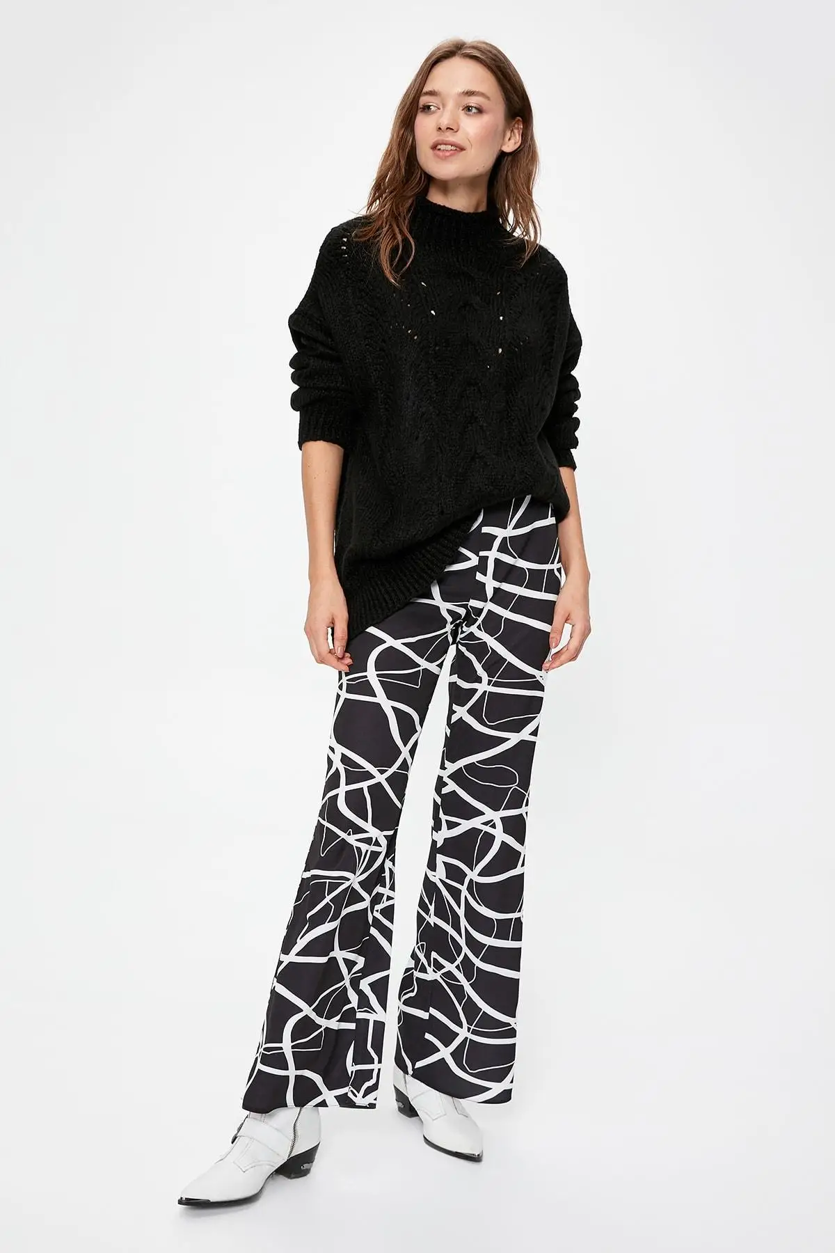 

Trendyol Black Pattern Flare Pants TWOAW20PL0101