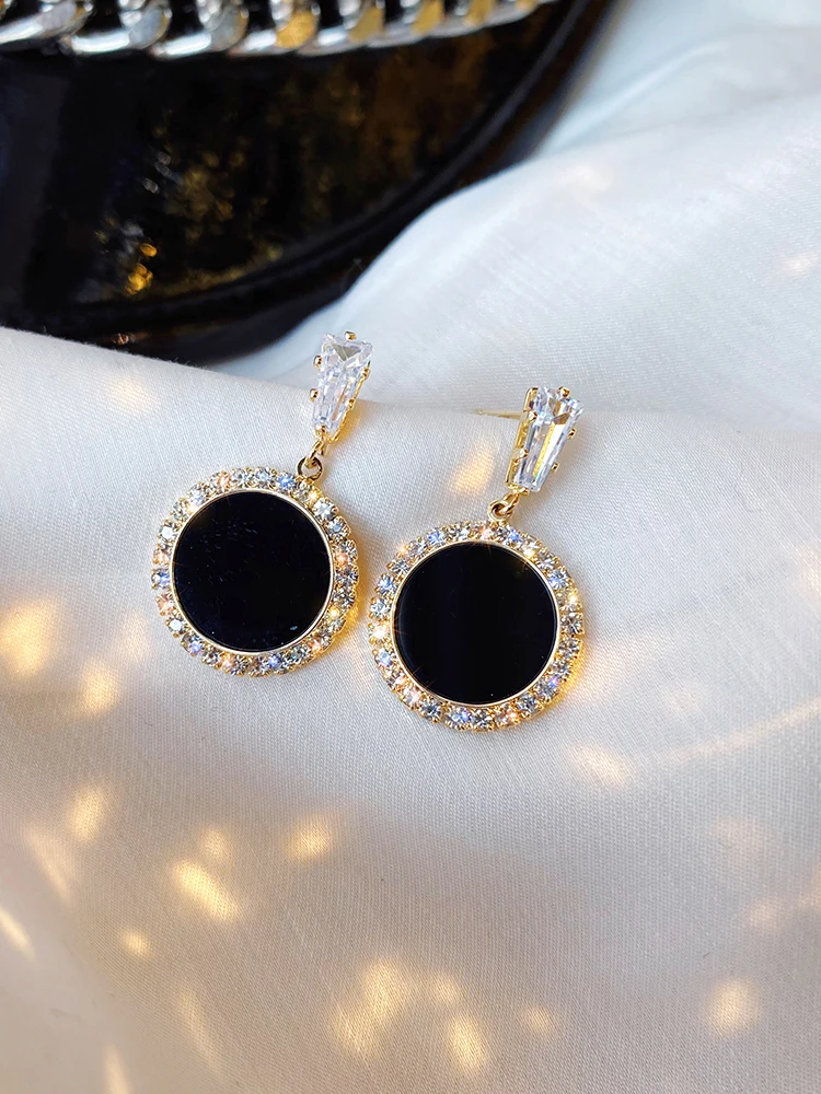 Korean version of hot new black round rhinestone earrings fashion simple and versatile temperament female wedding earrings jewel