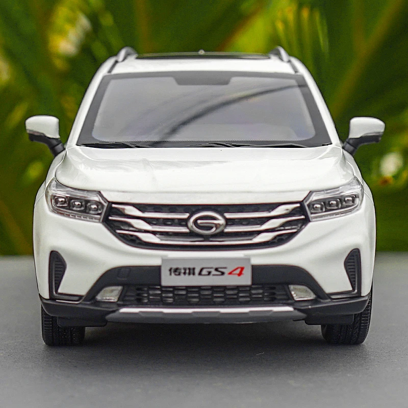 Модель автомобиля GAC Trumpchi GS4 1 24 масштаба с небольшим подарком|Наземный транспорт|