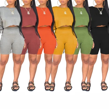 

2 Pcs Women Short Solid Color Outfits Long Sleeve Round Neck T-shirt Side Pocket Shorts Casual Style Clothes Set