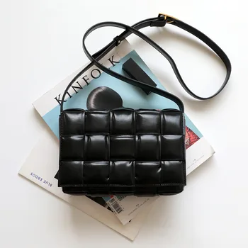 

2020 new cassette handbag padded splicing woven small square bag lattice leather women's bag