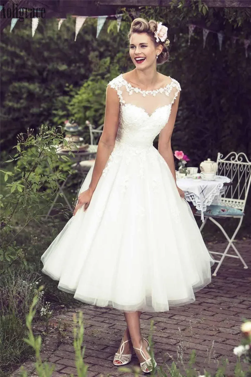 

Modest Lace Short Wedding Dresses For Bride Sheer Neck Illusion Appliques Backless Garden Bridal Gowns Elegant Vestidoe De Noiva