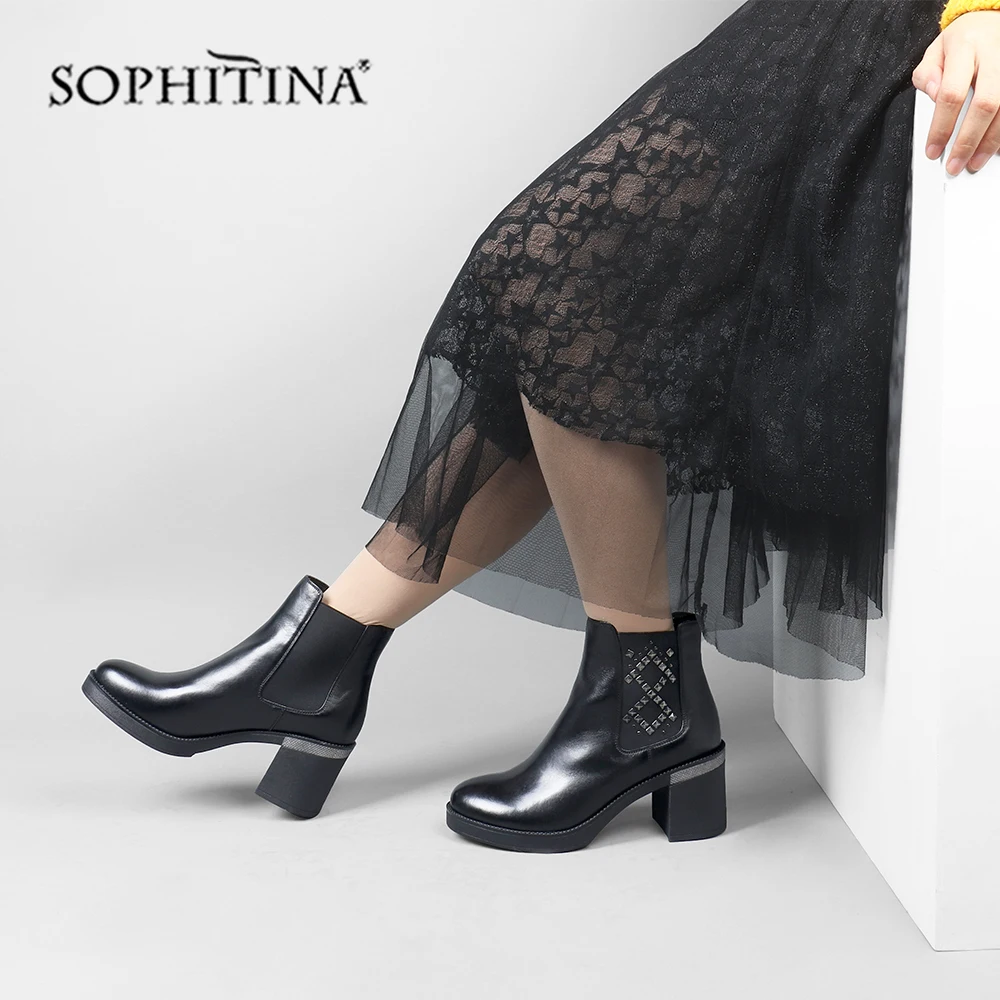 SOPHITINA/Женские ботинки на осень и зиму. Ботильоны женские из натуральной кожи высокого качества. Новая теплая обувь с большими резинами на две стороне.Ботинки женские с округленным носком на среднем каблуке. SC350
