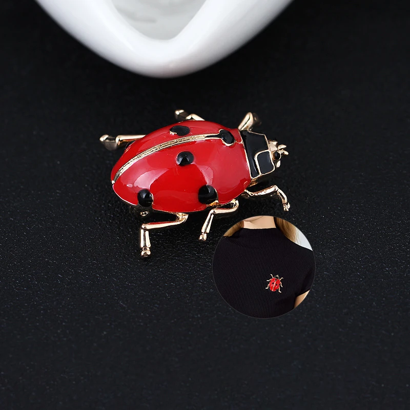 1pcs Small Red Ladybug Brooches Handmade Oil Insect Brooch Fashion Animal Brooch Rhinestone Scarf Corsage Accessories Pin