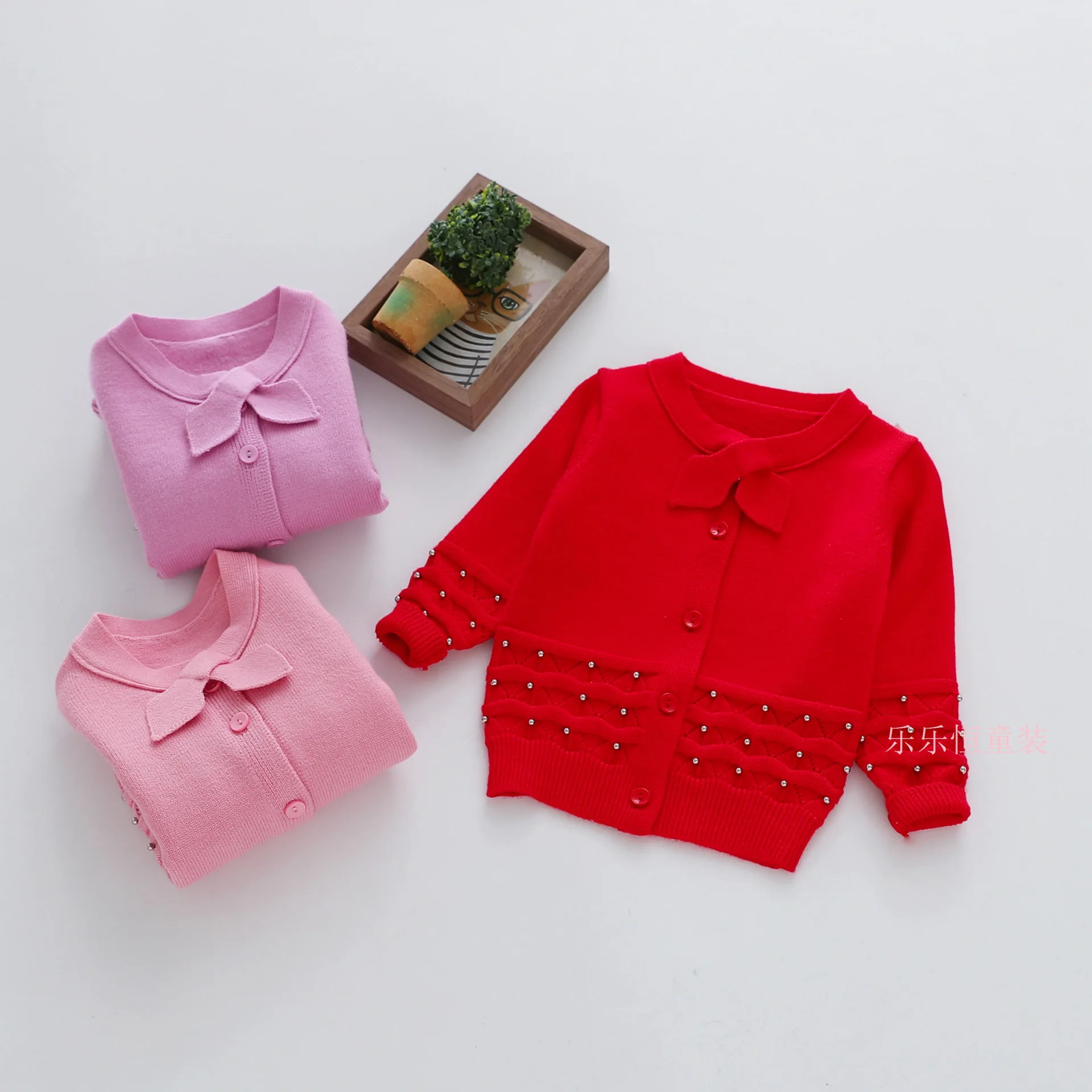 

Le Constant Autumn 2018 CHILDREN'S Cardigan Childrenswear Sweater