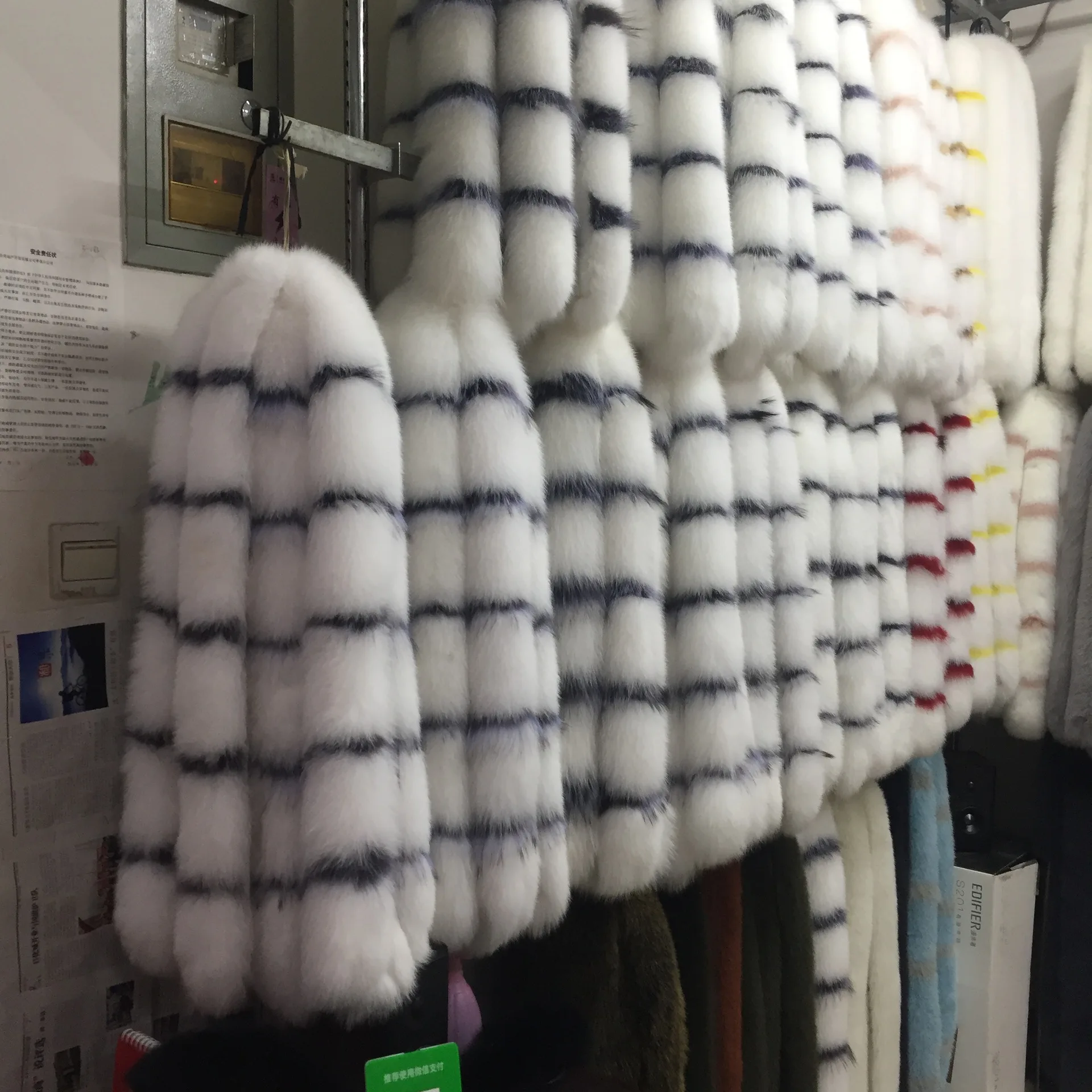 

2019 winter new real color fox fur collar down jacket cotton suit straight collar