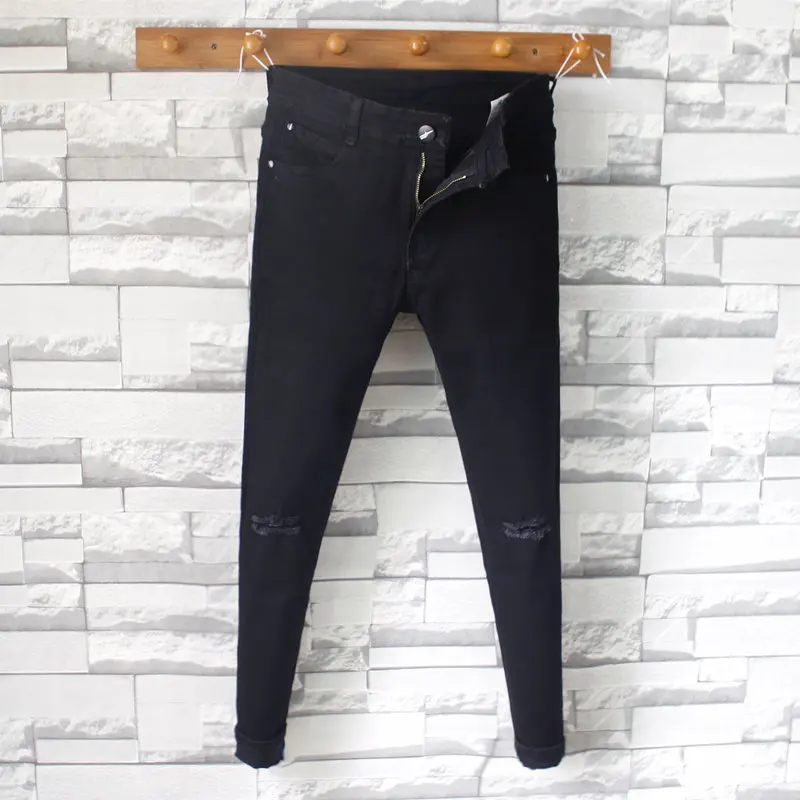 

Black And White with Pattern Knee Capri with Holes Jeans Men's Slim Fit Pants Elasticity A- line Ripped Jeans 9 Points