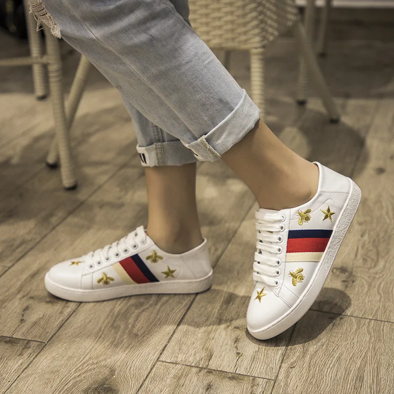 

Embroidered Couples Casual Shoes White Bees Pattern White Shoes Student Heart COUPLE'S Shoes Sneakers