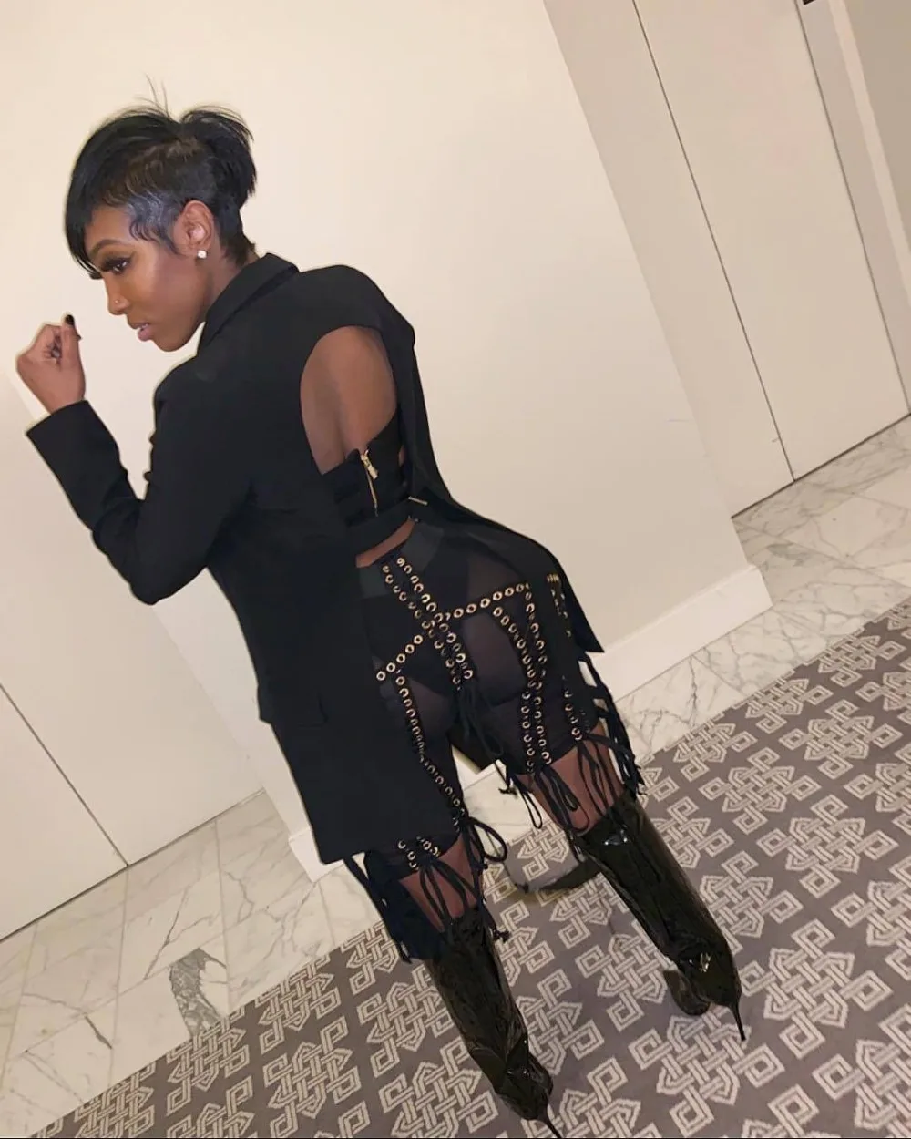 11816592703_136178077