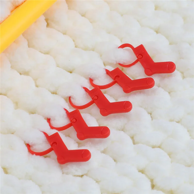 KOKNIT 40pcs Red Color Locking Stitch Markers Plastic Knitting Crochet Locking Stitch Knitting Holder Needle Sewing Accessories  (6)