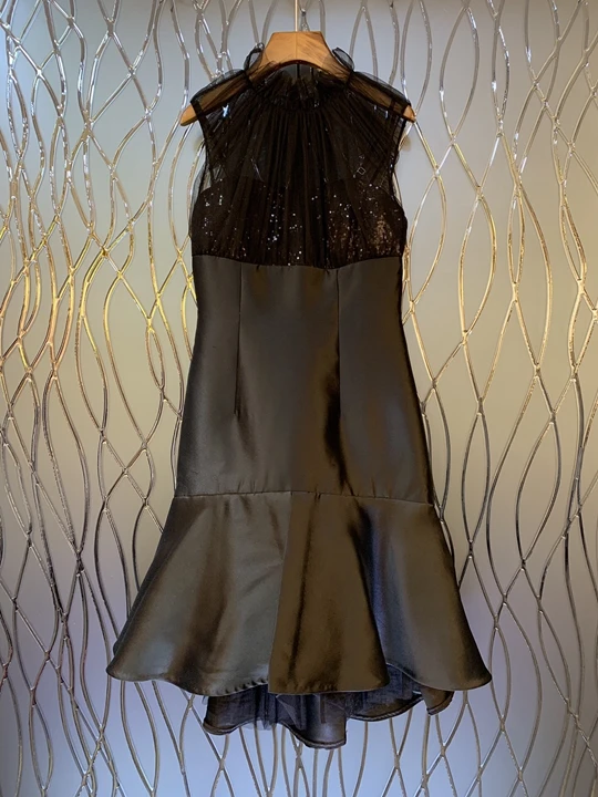 

2019 Early Autumn New Woman Hollow-out Stitching Fishtail Lotus Leaf Pendulum Sleeveless Dress 728