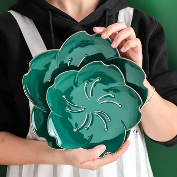 

Green Ceramic Tableware Salad Bowl with Gold Edge Flower Shape Plate Chinaware Creative Dim Sum Dishes Steak Western Food Flavor