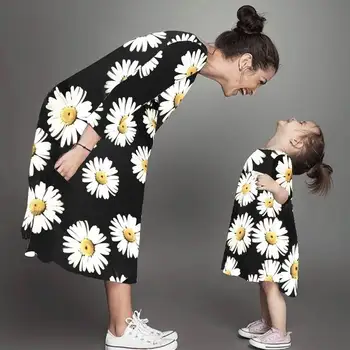 

Mother and Daughter Beach Dress Sunflower Floral Print Long Sleeve Dress Parent-child Clothing Outfit E0008
