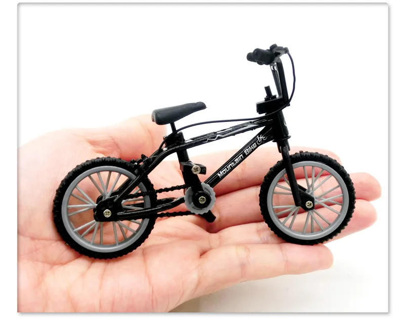 

1:13 simulation Bicycle model retro double pole small wheel rider refers to bicycle