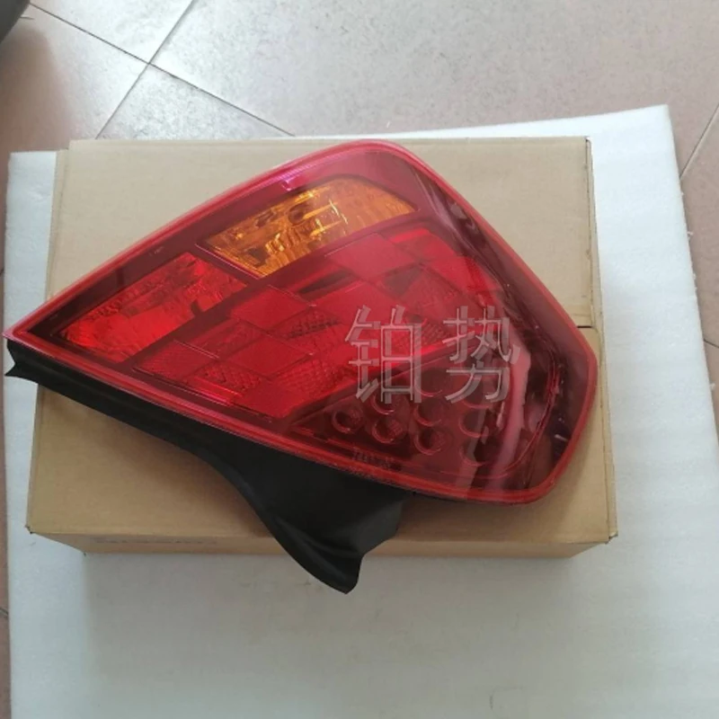

Car Rear combination light 2008-Nis sanT eana 230JM 200JK Turn signal brake light Reversing light Anti-collision tail light