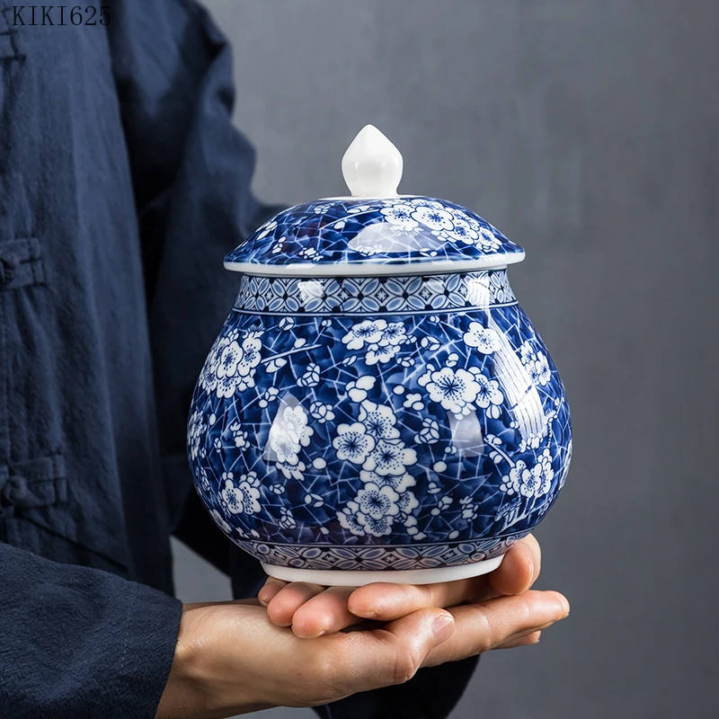Chinese Style Blue and White Porcelain Tea Caddy Household Candy Nut Sealed Storage Jar Art Ceramic Storage Jar Home Decoration tea tin box tea canister ceramic storage jar