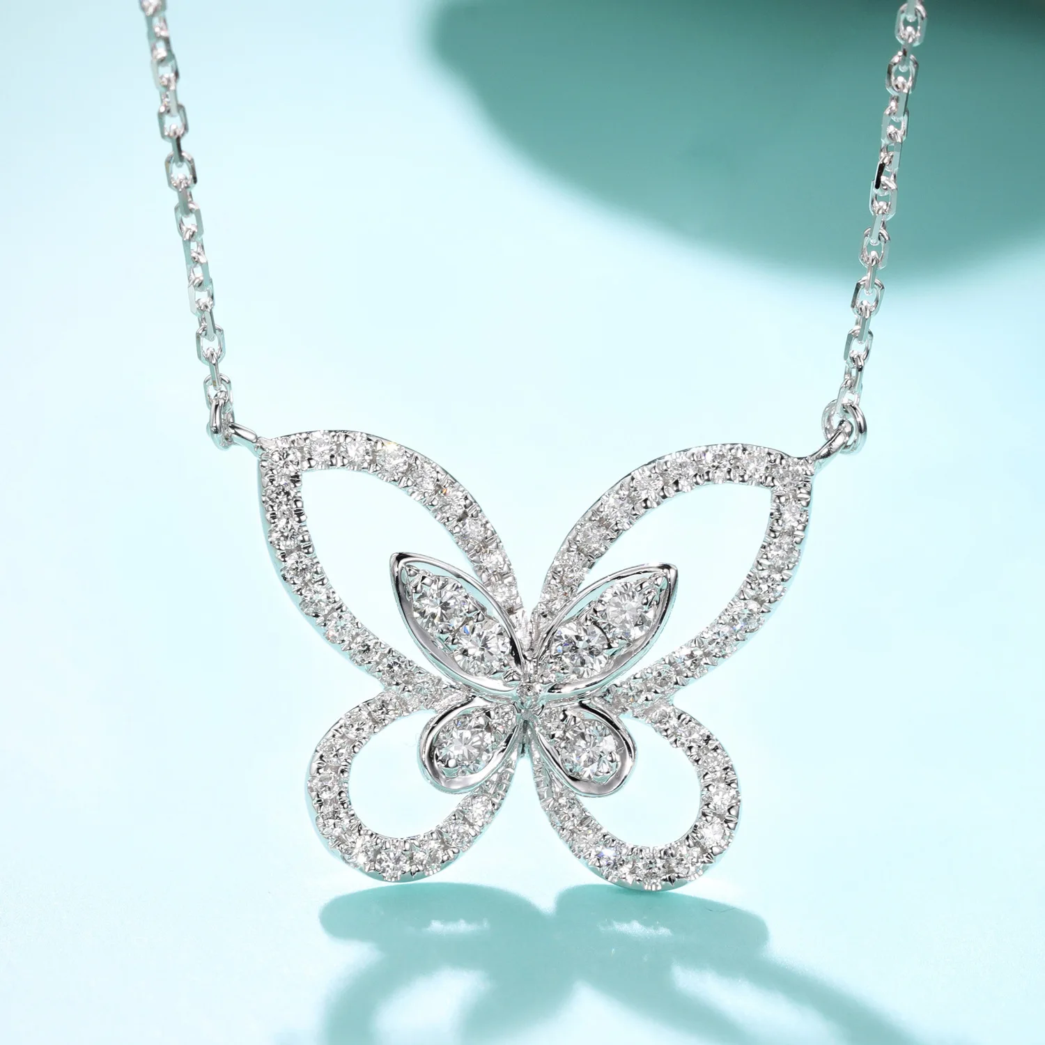 

Luxury Dazzling Silver Plated White Zircon Crystal Butterfly Necklace Cocktail Party Women' Short Chain Necklace Fashion Jewelry