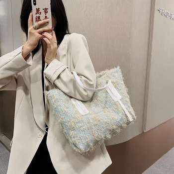 

Splicing Color Soft Plush Handbags Women Large Capacity Tote Bags Female Winter Warm Plush Shoulder Bags Ladies Office Work Bag