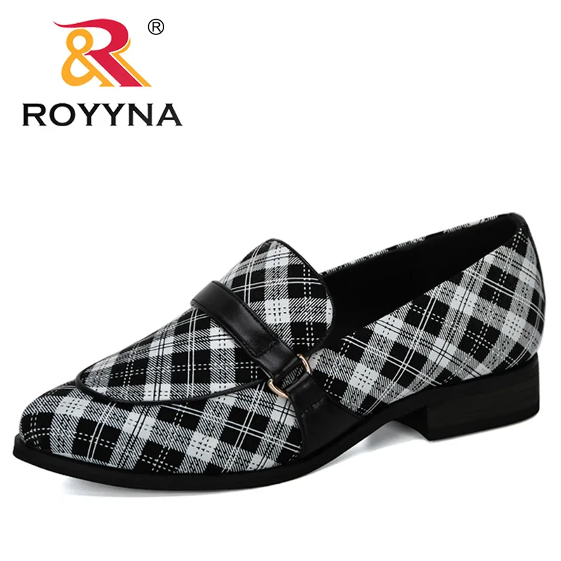 

ROYYNA 2019 New Designer Popular Style Women Pumps Lattice Loafers Casual Low-Heeled Female Outdoor Buckle Boat Shoes Trendy