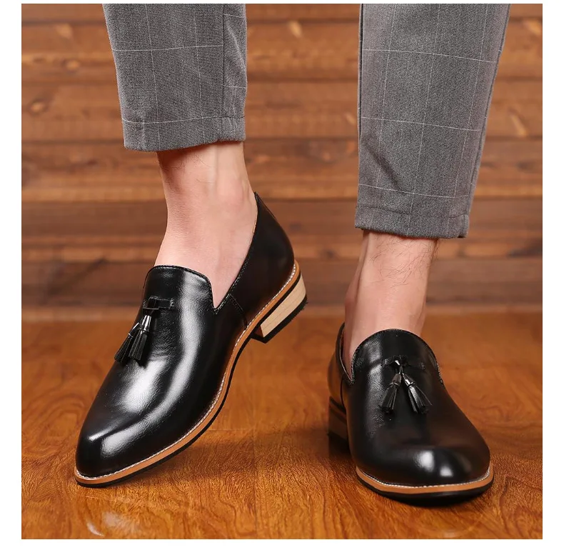Кожаные повседневные мужские туфли дерби Модные мужские деловые на плоской подошве с круглым носком удобные офисные Мужские модельные туфли