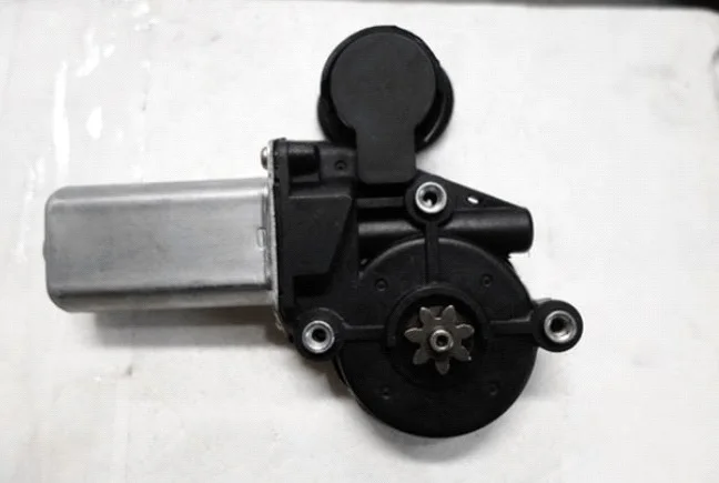 Дверь электрический стеклоподъемник двигатель для Lifan SOLANO OEM: B3746500 B3746600 - Цвет: Right