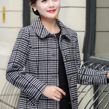 Осенняя Новая женская клетчатая Верхняя одежда и пальто среднего возраста, утолщенная Повседневная Женская куртка больших размеров 40-50 лет, пальто F635