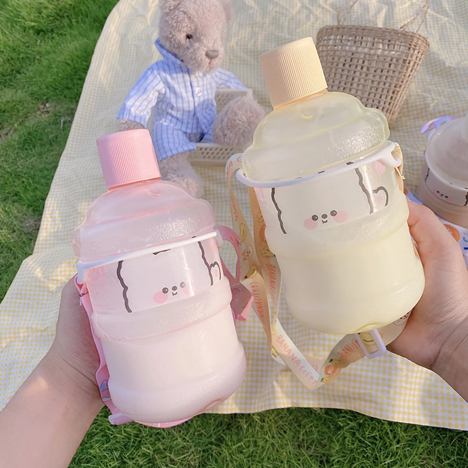 Kawaii 630ml Bear Bucket Plastic Water Bottle Creative Cute Shaker Sport Gourd Milk Cartoon Drinking Cups For Girls Children Kawaii 630ml Bear Bucket Plastic Water Bottle Creative Cute Shaker Sport Gourd Milk Cartoon Drinking Cups For Girls Children