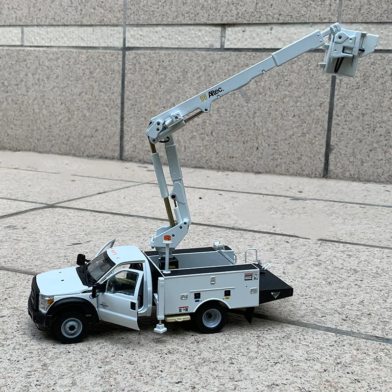 Collectible Diecast Toy Model 1:34 