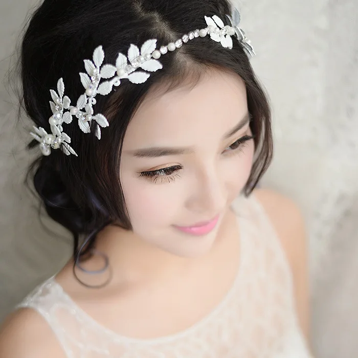

Bridal handmade pearl headdress white leaves wedding dress accessories hair band bridal jewelry