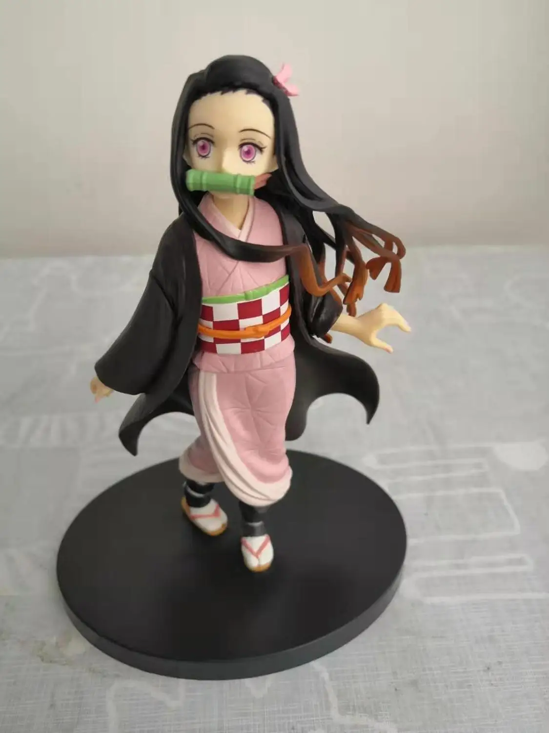 Красный 18 см фигурка демона-убийцы Kimetsu no Yaiba Kamado Tanjirou Nezuko ПВХ фигурка Модель Кукла коллекционная фигурка игрушки - Цвет: Красный