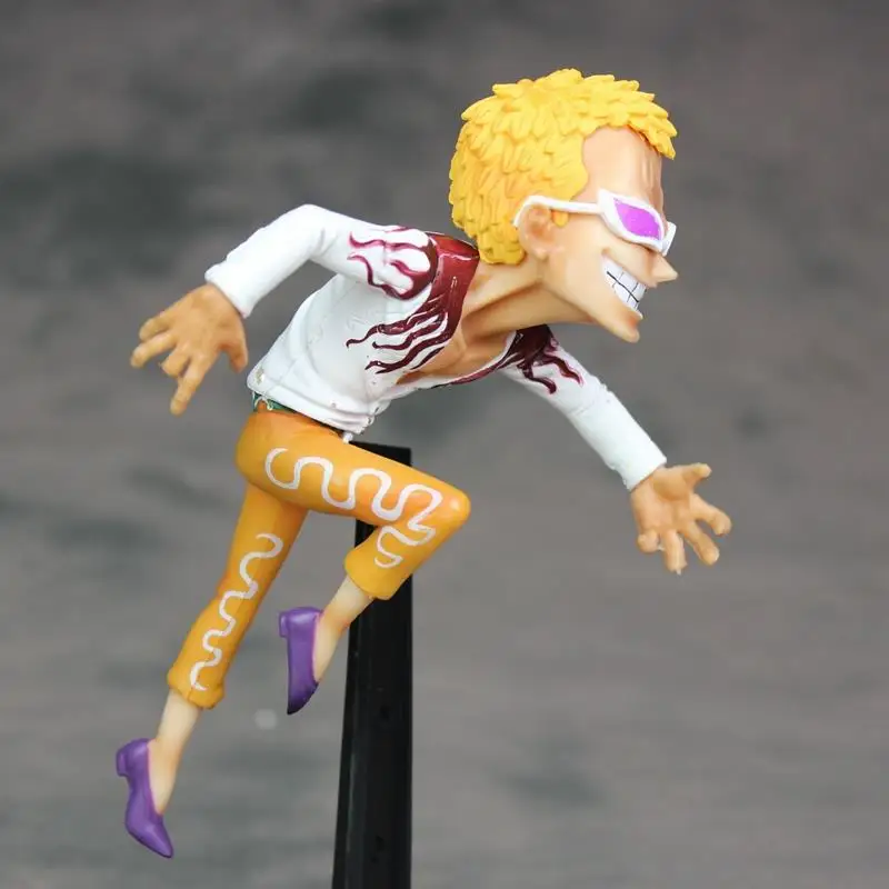 Один кусок битва семь у Хай маленький Тан мин Doflamingo в коробке гаражный комплект модель