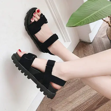 summer new women's sandals Korean version of Harajuku style flat bottom wild thick bottom cake women's sandals tide - Цвет: Черный