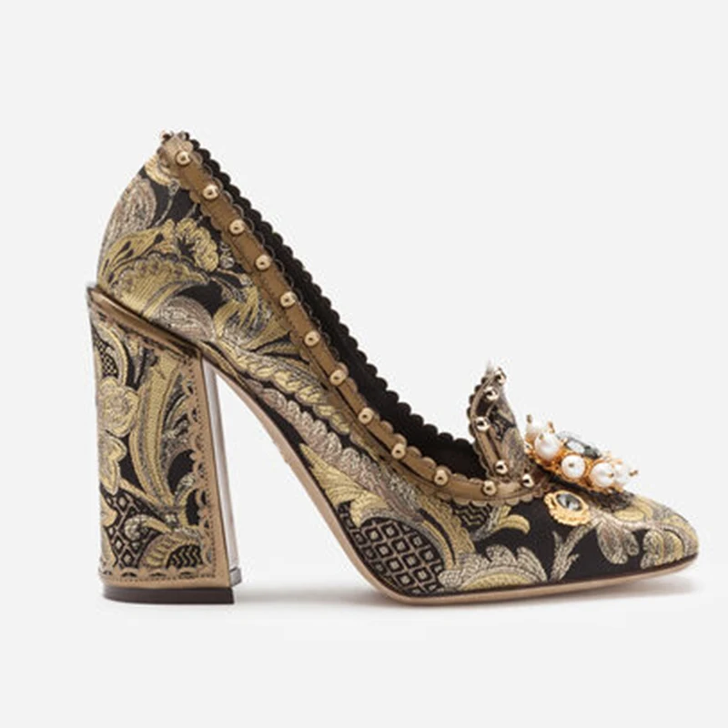Дизайнерские туфли на высоком каблуке; роскошные женские модельные туфли золотистого цвета с жемчугом; тонкие туфли с квадратным носком на квадратном каблуке; женская обувь